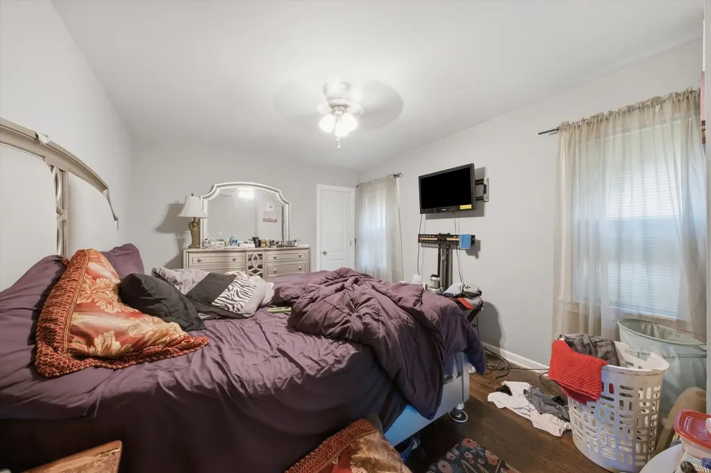 11343 South Green Street Chicago IL 60643