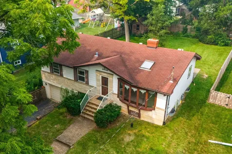 33192 North Cove Road Grayslake IL 60030