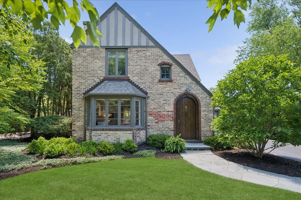 154 Glenwood Avenue Winnetka IL 60093