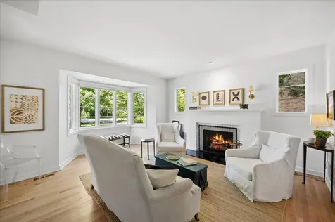 154 Glenwood Avenue Winnetka IL 60093