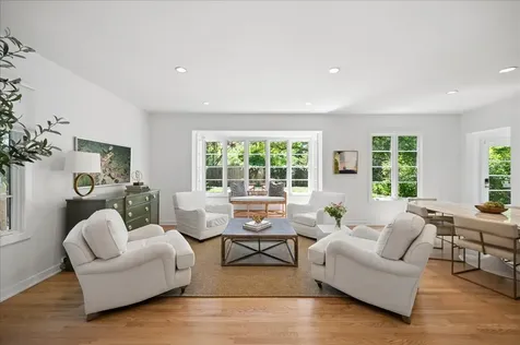 154 Glenwood Avenue Winnetka IL 60093