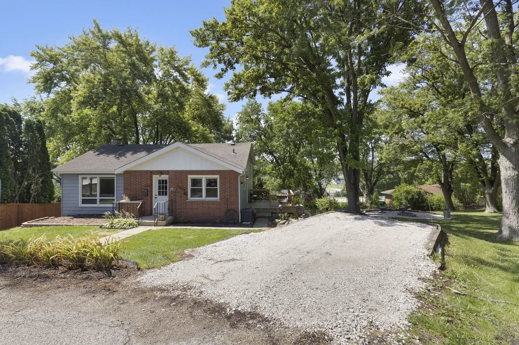 110 Cheri Lane Antioch IL 60002