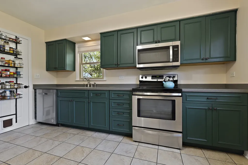 110 Cheri Lane Antioch IL 60002