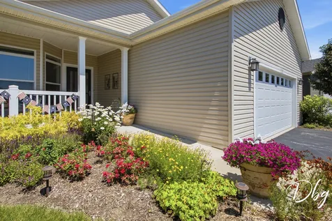 1512 Concord Circle Grayslake IL 60030
