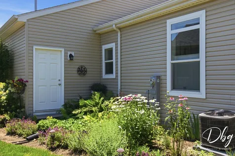 1512 Concord Circle Grayslake IL 60030