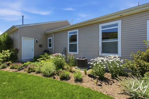 1512 Concord Circle Grayslake IL 60030