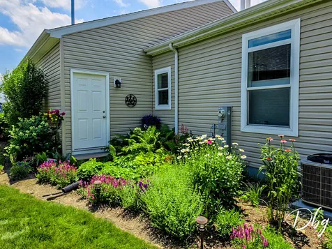 1512 Concord Circle Grayslake IL 60030