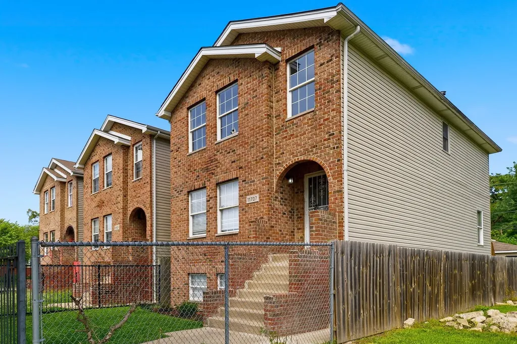 11707 South Morgan Street Chicago IL 60643
