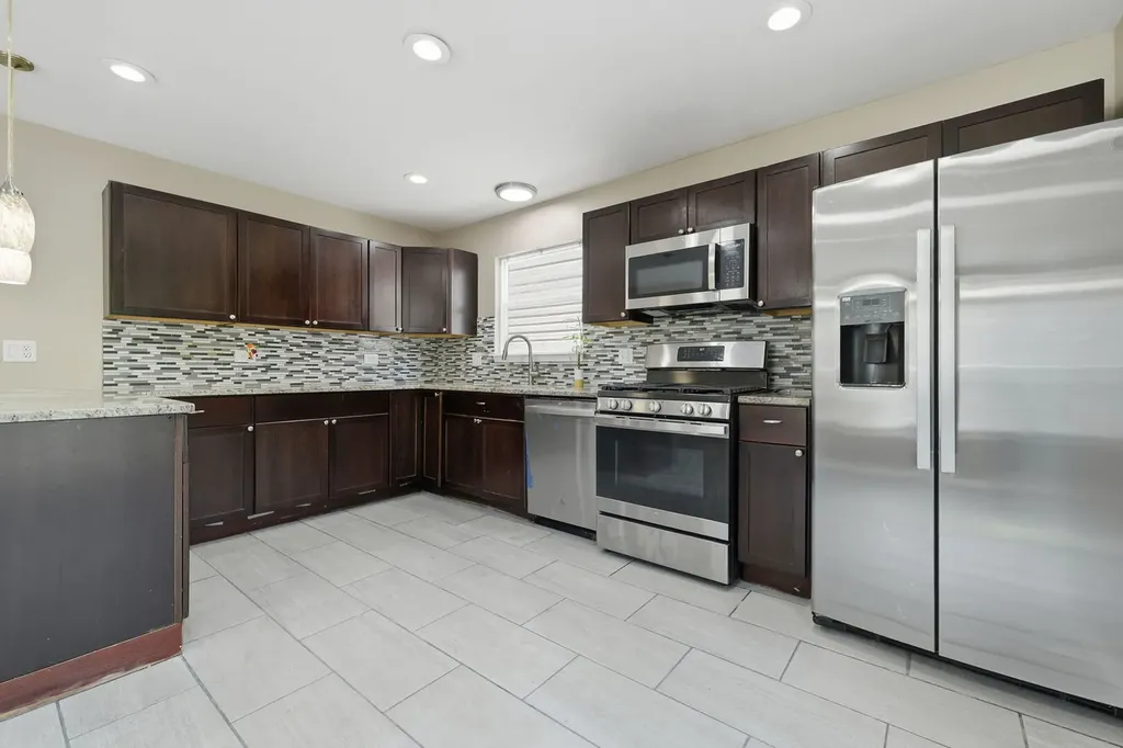 11707 South Morgan Street Chicago IL 60643