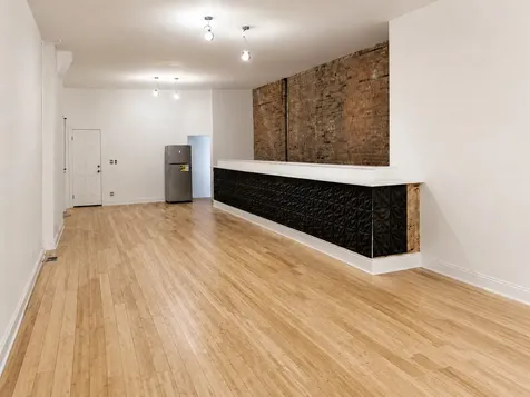 8714 South Commercial Avenue Chicago IL 60617