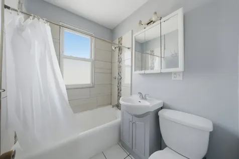 6939 South Komensky Avenue Chicago IL 60629
