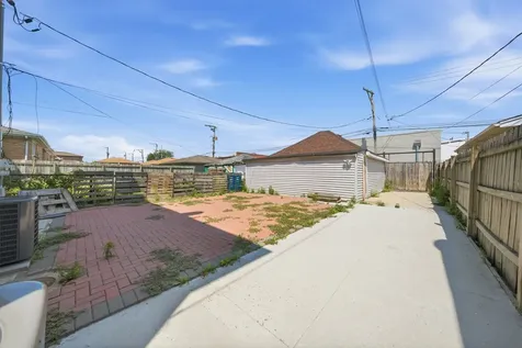 6939 South Komensky Avenue Chicago IL 60629