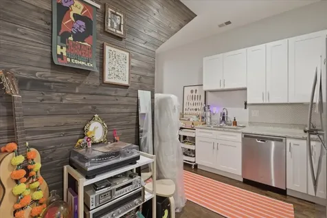 1854 West 18th Street Chicago IL 60608