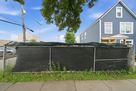 5115 South Whipple Street Chicago IL 60632