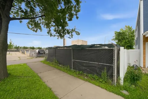 5115 South Whipple Street Chicago IL 60632