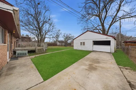 1354 Gordon Avenue Calumet City IL 60409