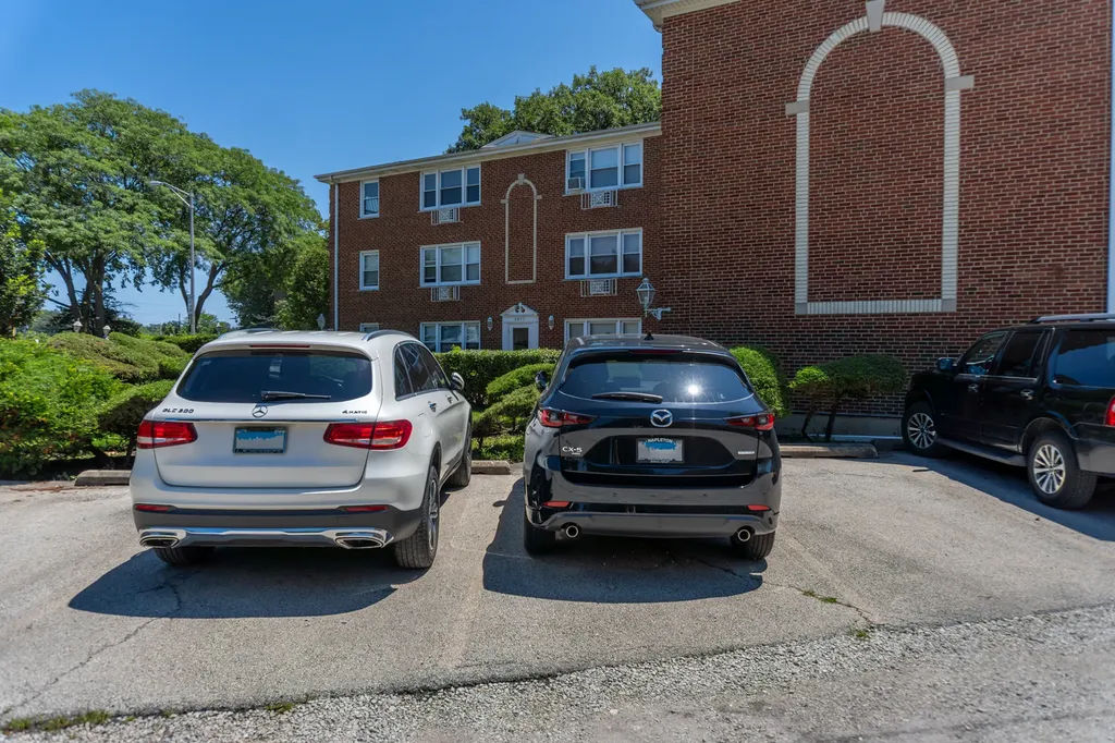 4855 Dobson Street Skokie IL 60077