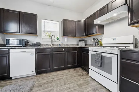101 West Oak Street Leroy IL 61752