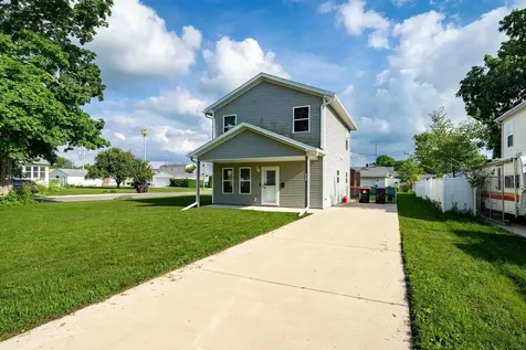101 West Oak Street Leroy IL 61752