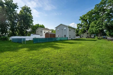 101 West Oak Street Leroy IL 61752