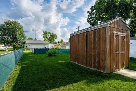 101 West Oak Street Leroy IL 61752