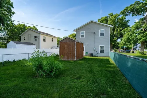 101 West Oak Street Leroy IL 61752