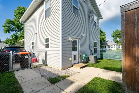 101 West Oak Street Leroy IL 61752