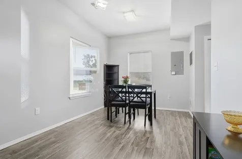 101 West Oak Street Leroy IL 61752