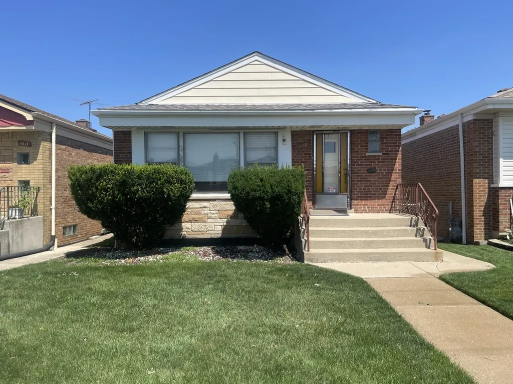 5819 South Narragansett Avenue S Chicago IL 60638