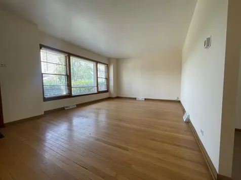 5819 South Narragansett Avenue S Chicago IL 60638