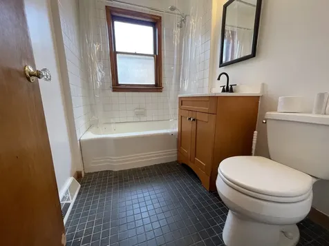 5819 South Narragansett Avenue S Chicago IL 60638