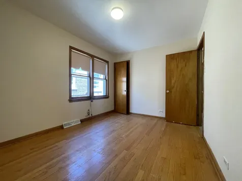 5819 South Narragansett Avenue S Chicago IL 60638