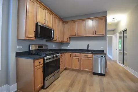 4113 North Damen Avenue Chicago IL 60618