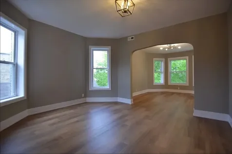 4113 North Damen Avenue Chicago IL 60618