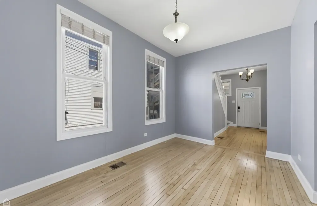 3726 West Mclean Avenue Chicago IL 60647