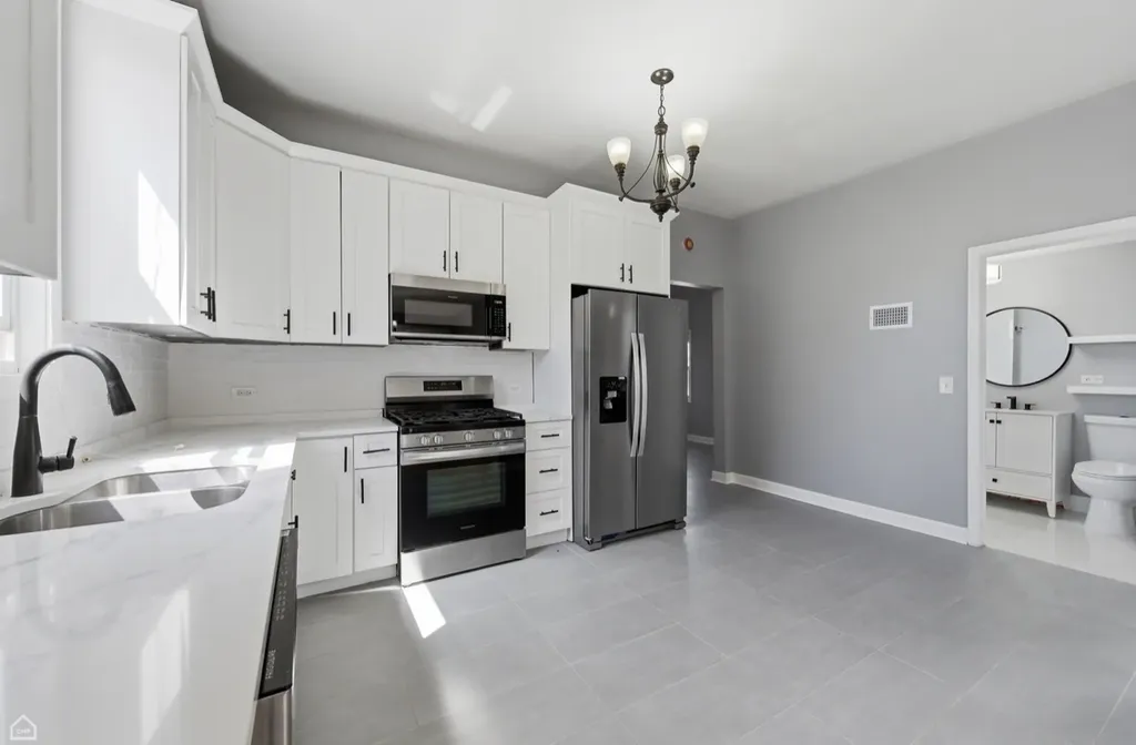 3726 West Mclean Avenue Chicago IL 60647