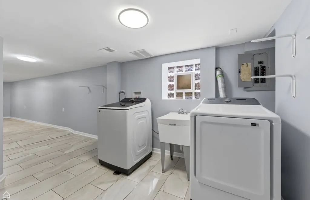 3726 West Mclean Avenue Chicago IL 60647