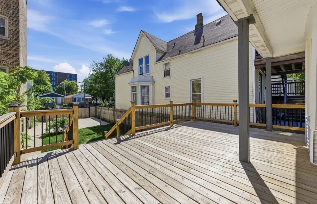 3726 West Mclean Avenue Chicago IL 60647