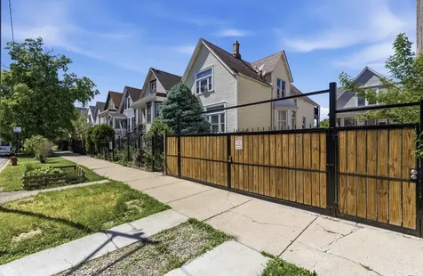 3726 West Mclean Avenue Chicago IL 60647