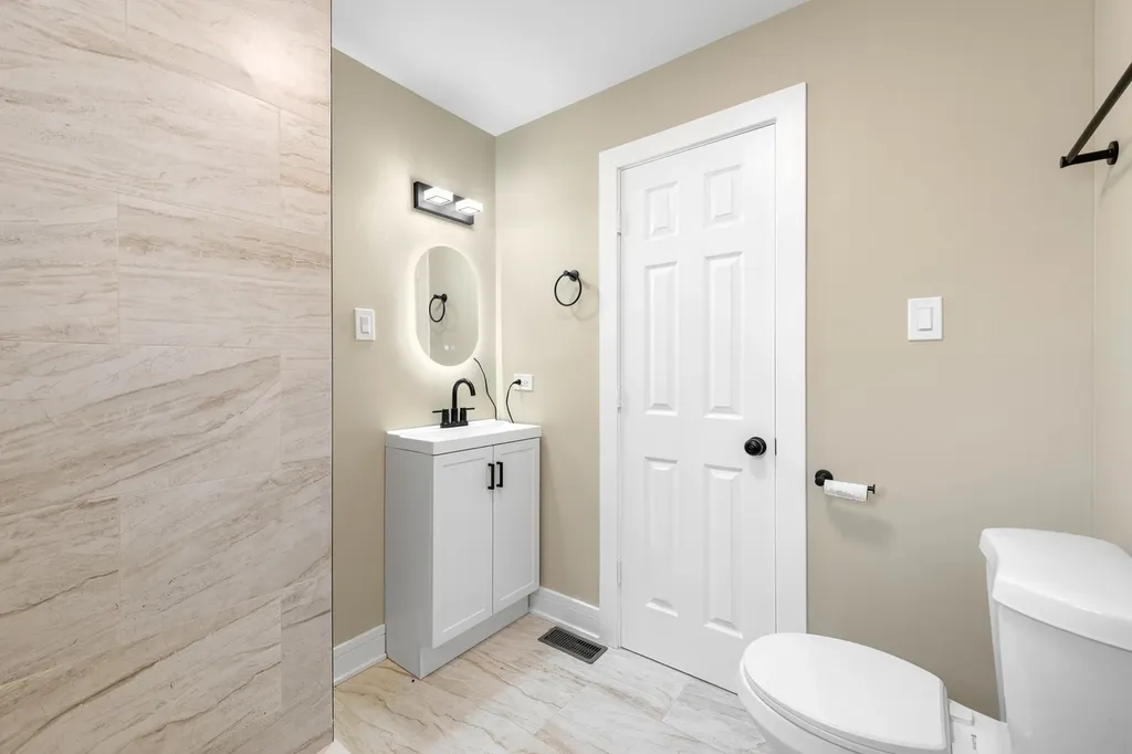5024 South Lockwood Avenue Chicago IL 60638