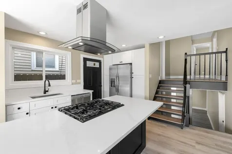 5024 South Lockwood Avenue Chicago IL 60638