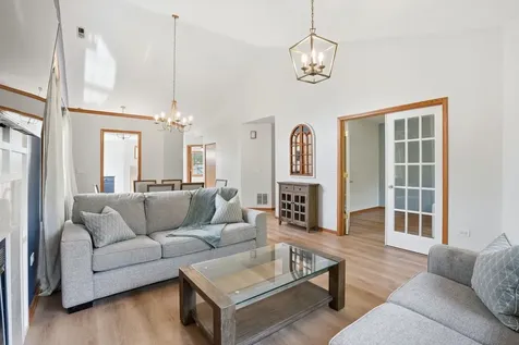 3255 North Daniels Court Arlington Heights IL 60004