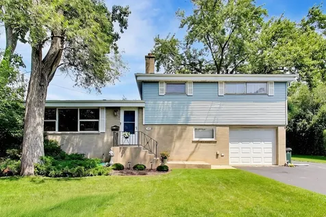 1115 Pfingsten Road Glenview IL 60025