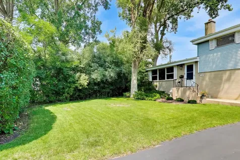 1115 Pfingsten Road Glenview IL 60025