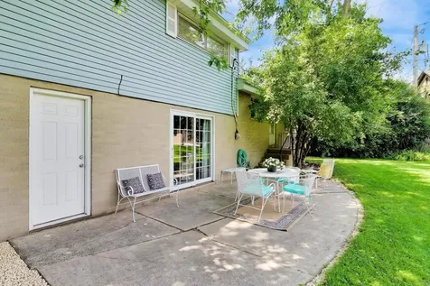 1115 Pfingsten Road Glenview IL 60025
