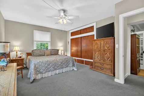 906 20TH Avenue East Moline IL 61244