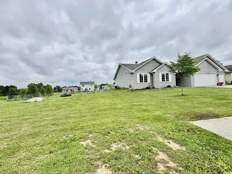 205 Sundance Trail Capron IL 61012
