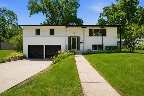 917 East Morris Drive Palatine IL 60074