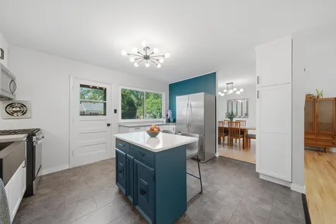 917 East Morris Drive Palatine IL 60074