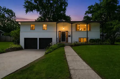 917 East Morris Drive Palatine IL 60074